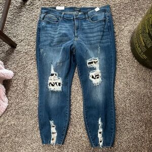 NWT-Judy Blue Distressed 22W, High Raise, Skinny fit
